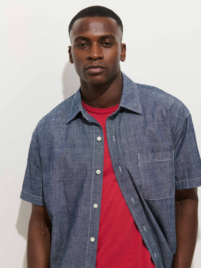 Franklin Short Sleeve Shirt in Chambray - Medium Wash