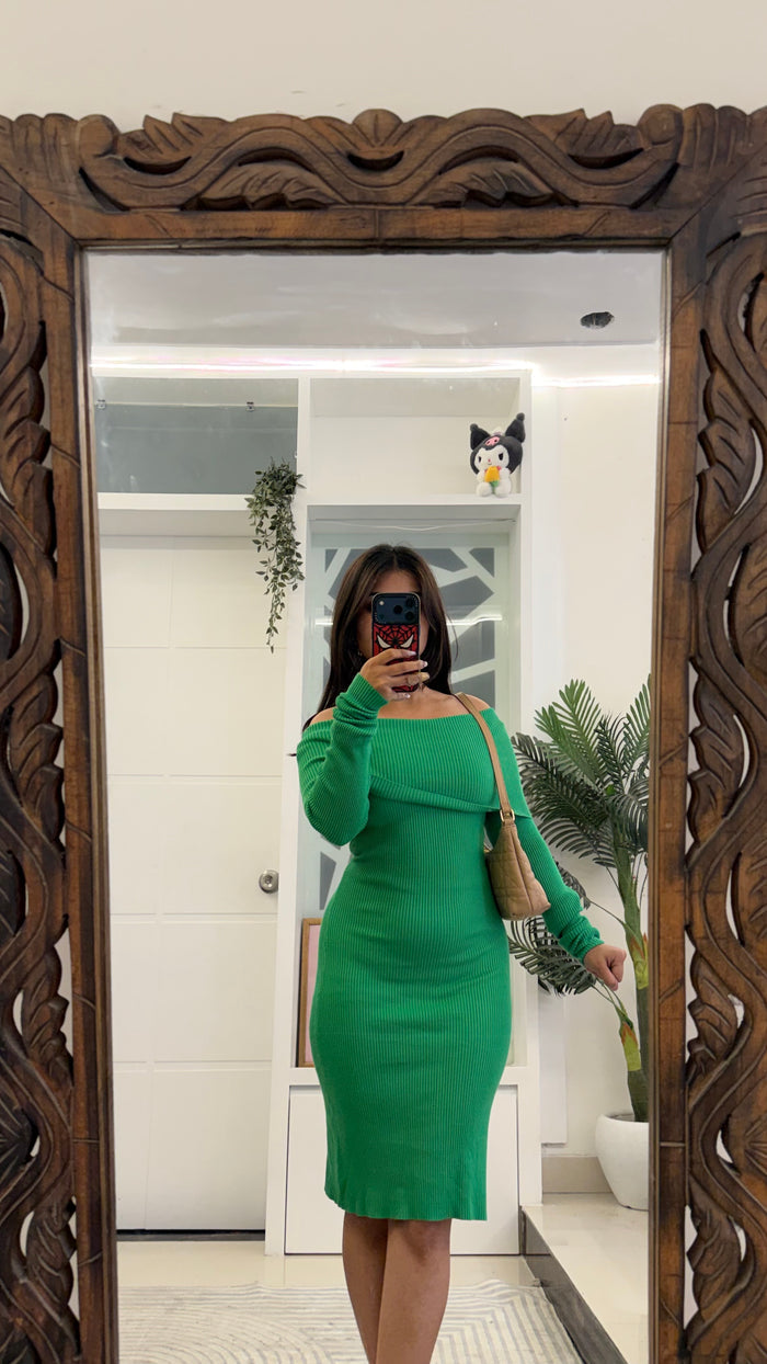 122 Bodycon dress 32-36bust/36 L