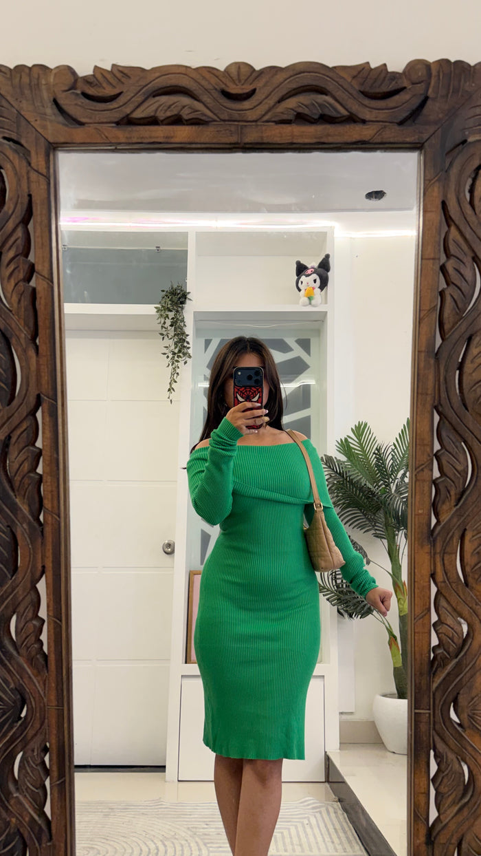 122 Bodycon dress 32-36bust/36 L