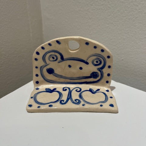 Ayaka Takao: froggy shelf