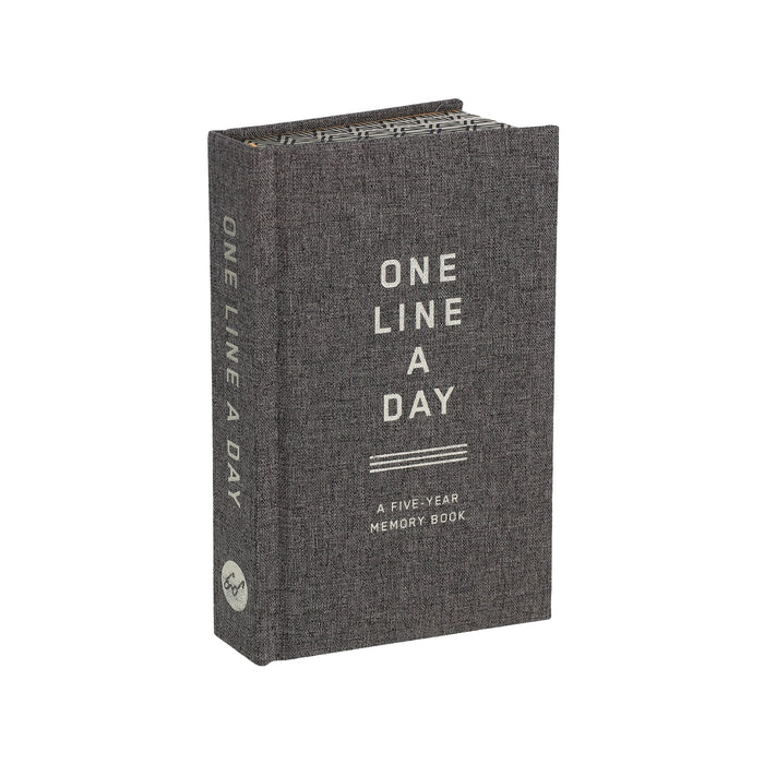 Charcoal Canvas One Line a Day - A Five-Year Memory Book