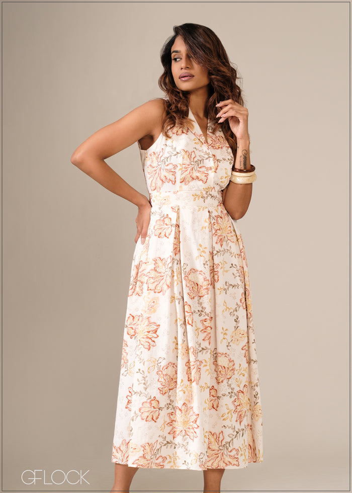 Halter Neck Pleated Dress - 130326