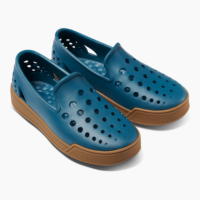 Cascade/Gum Rubber Kids' Skate Sneaker#color_cascade-gum-rubber