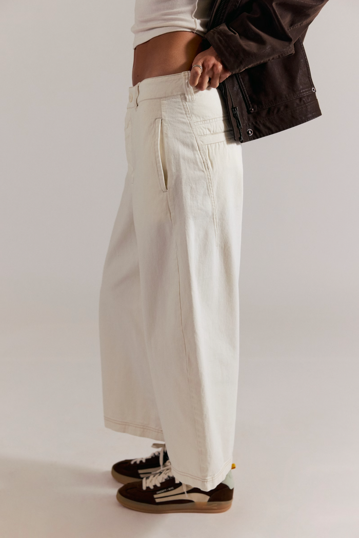Laydown Chino in Clean Ivory