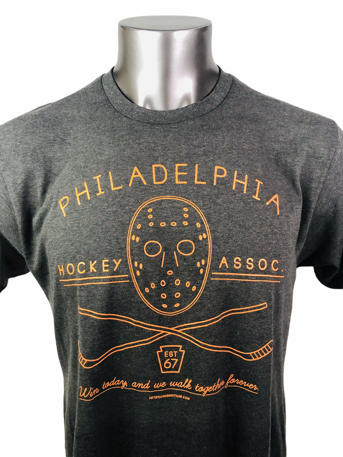 PHILADELPHIA FLYERS HOCKEY ASSOC.  RETRO T-SHIRT