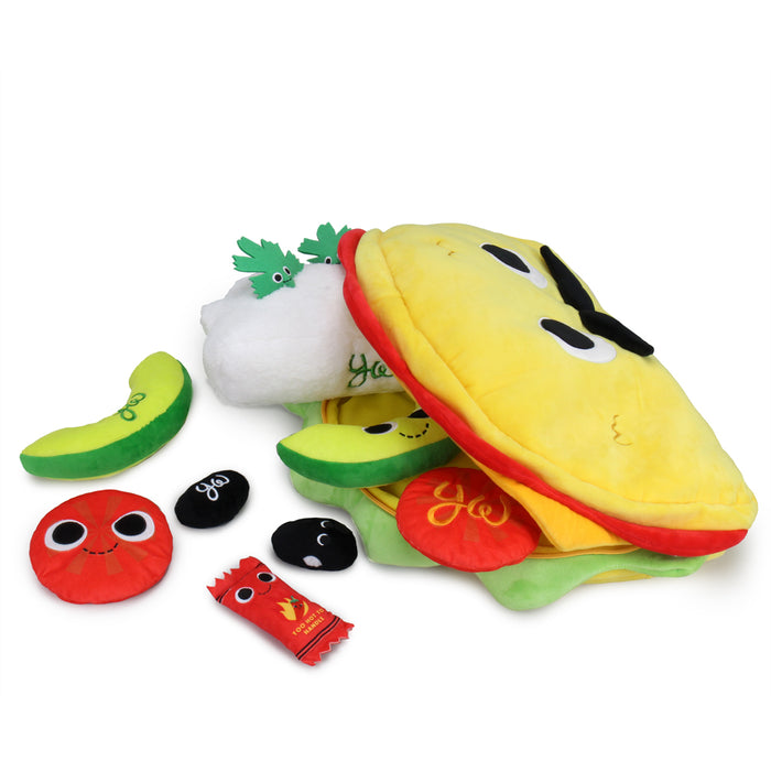 Yummy World XL Victorio Veggie Taco plush set featuring colorful, soft plush toys resembling a veggie taco with lettuce, tomato, and cheese.